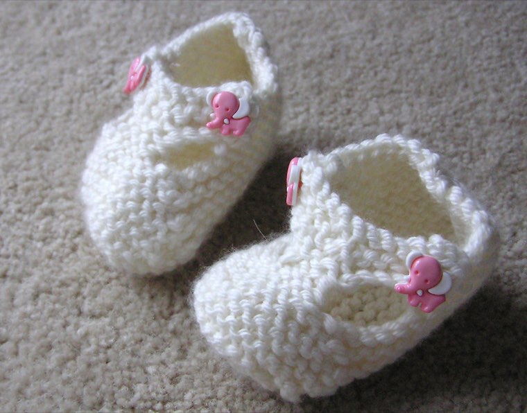 Handgebreide babyslofjes